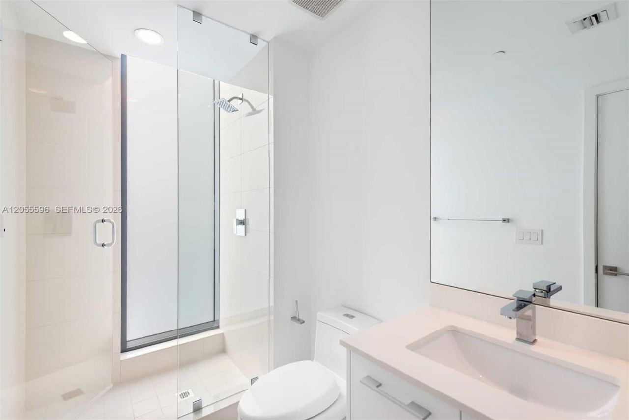 650 NE 32nd St, Unit PH5201, Miami, FL 33137 Photo