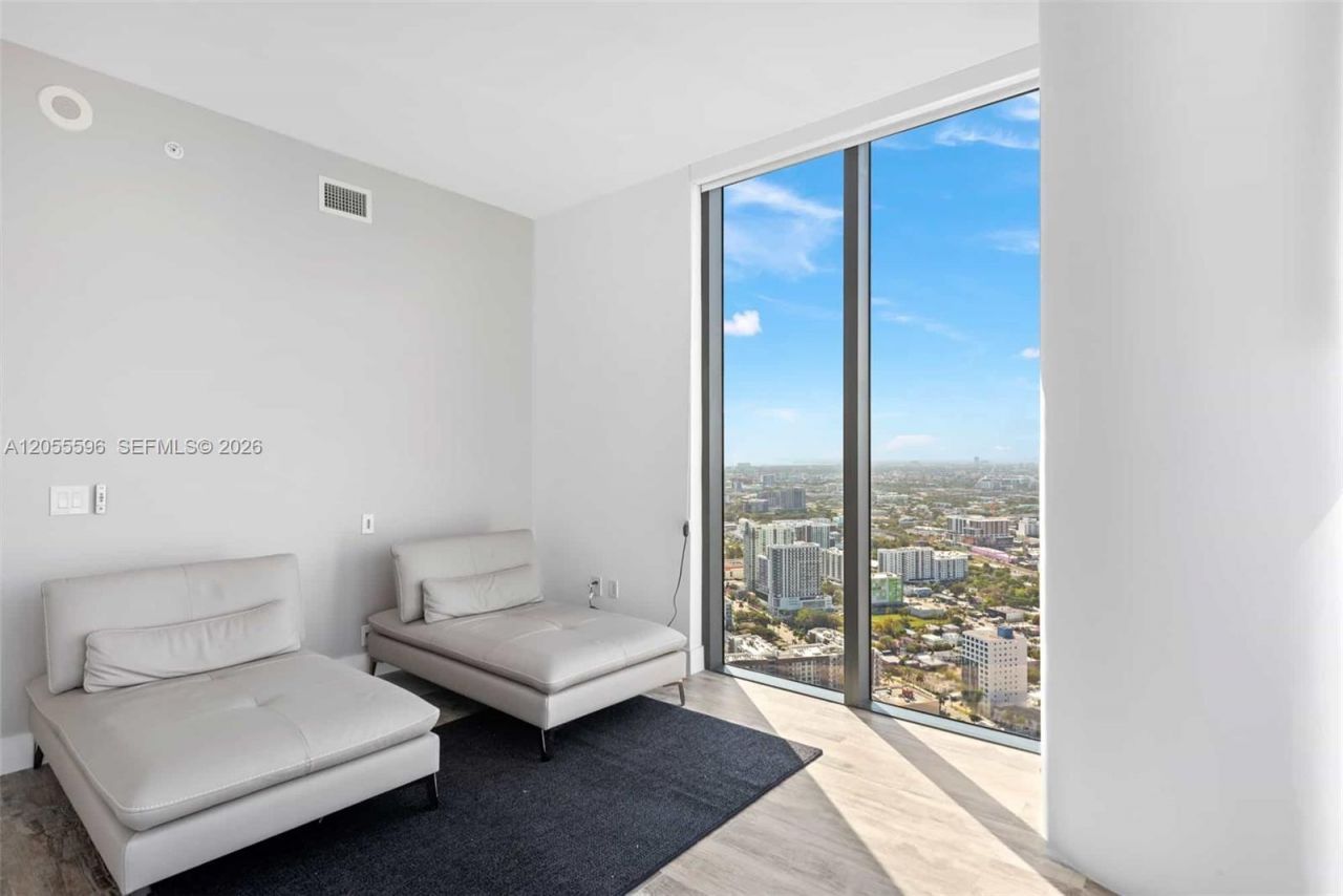 650 NE 32nd St, Unit PH5201, Miami, FL 33137 Photo