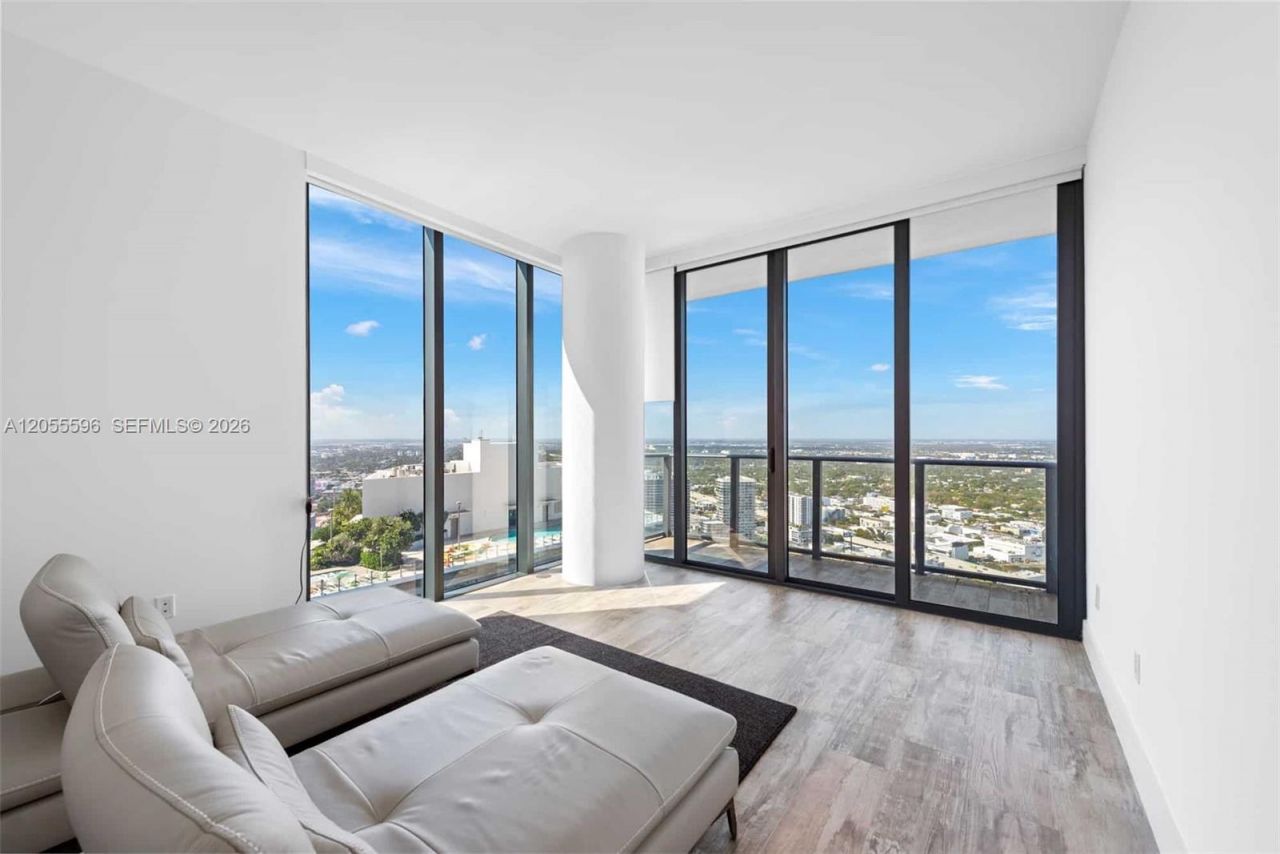 650 NE 32nd St, Unit PH5201, Miami, FL 33137 Photo