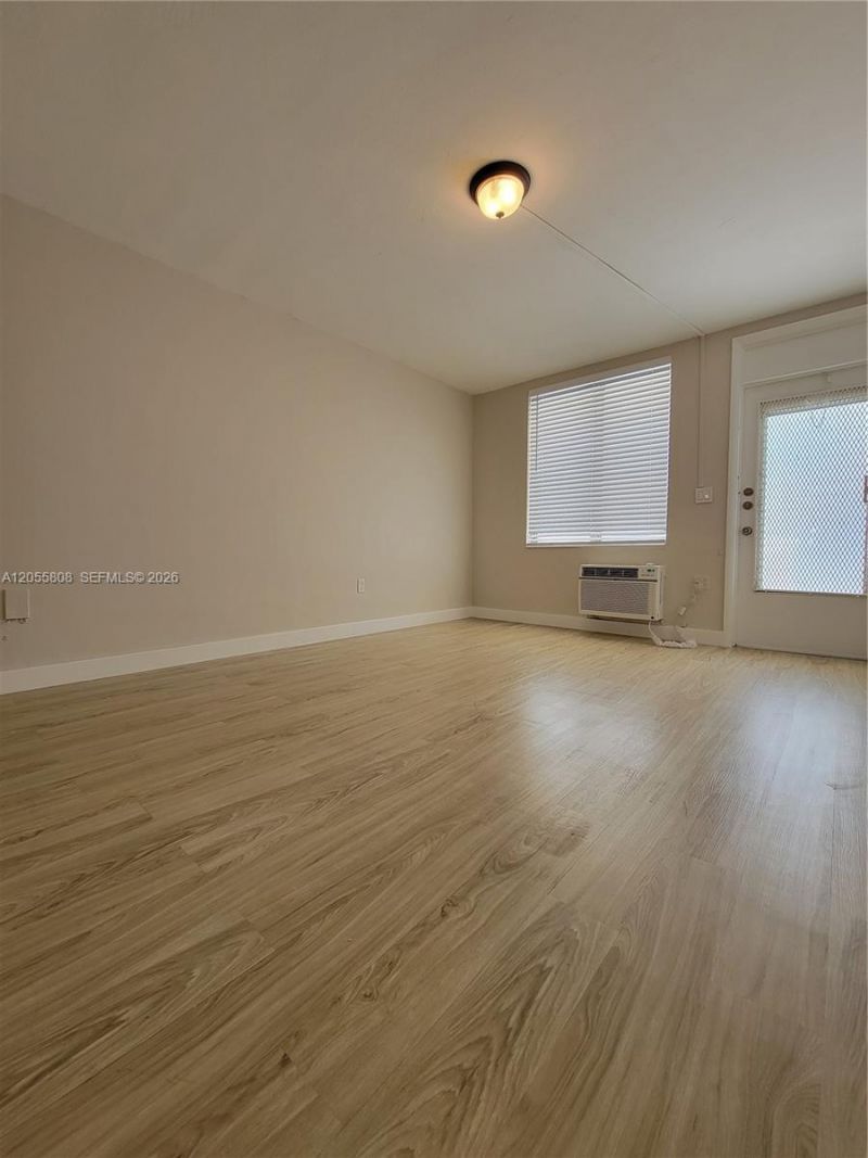 441 Collins Ave, Unit 10, Miami Beach, FL 33139 Photo