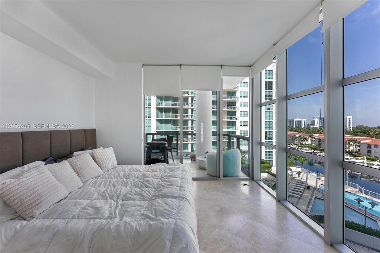 3131 NE 188th St , Unit 2-705, Aventura, FL 33180 Photo