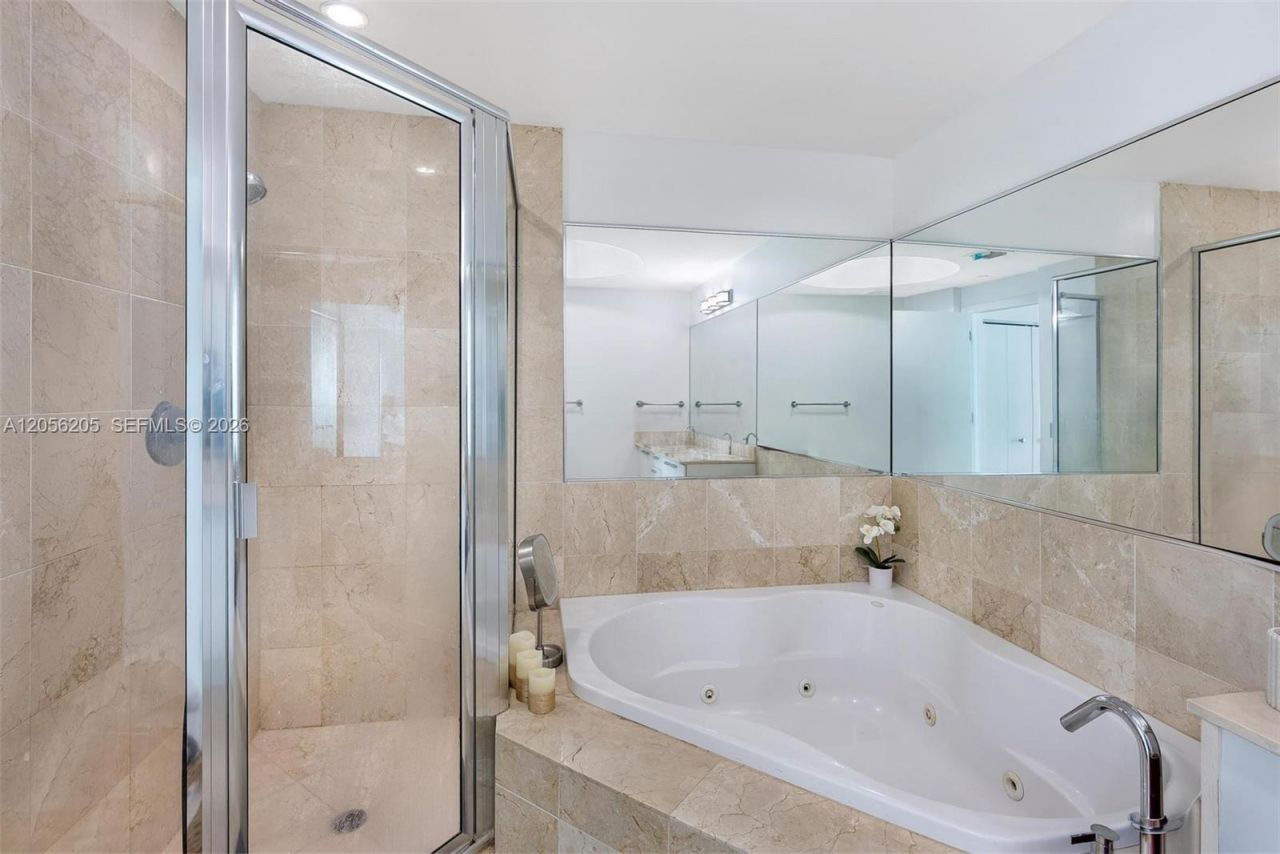 3131 NE 188th St , Unit 2-705, Aventura, FL 33180 Photo