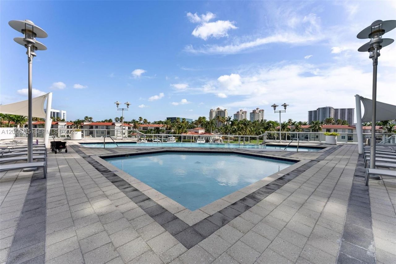 3131 NE 188th St , Unit 2-705, Aventura, FL 33180 Photo