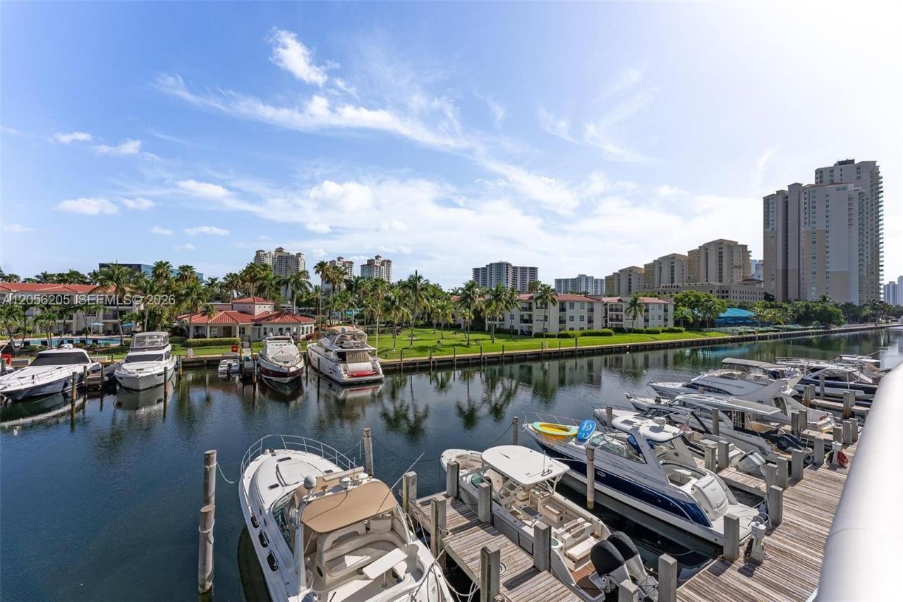 3131 NE 188th St , Unit 2-705, Aventura, FL 33180 Photo