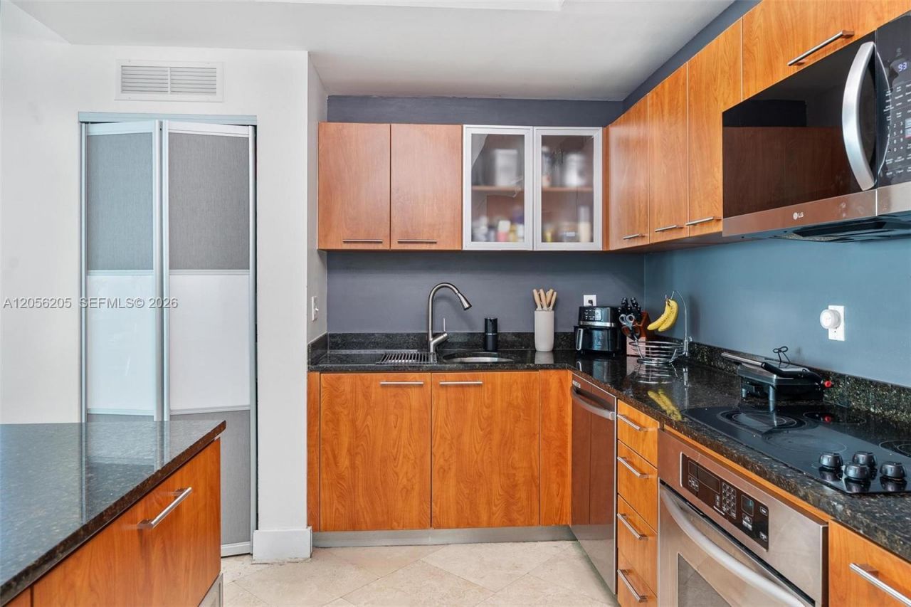 3131 NE 188th St , Unit 2-705, Aventura, FL 33180 Photo