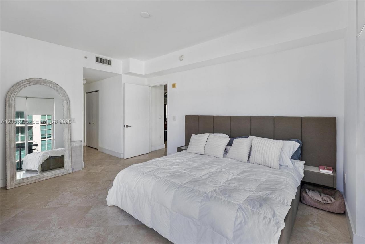 3131 NE 188th St , Unit 2-705, Aventura, FL 33180 Photo