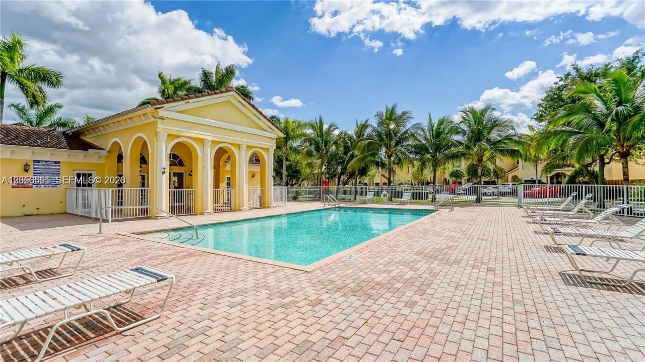 14960 SW 9th Ln, Unit 14960, Miami, FL 33194 Photo