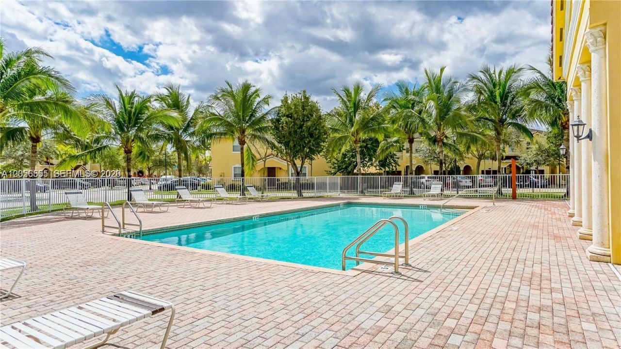 14960 SW 9th Ln, Unit 14960, Miami, FL 33194 Photo