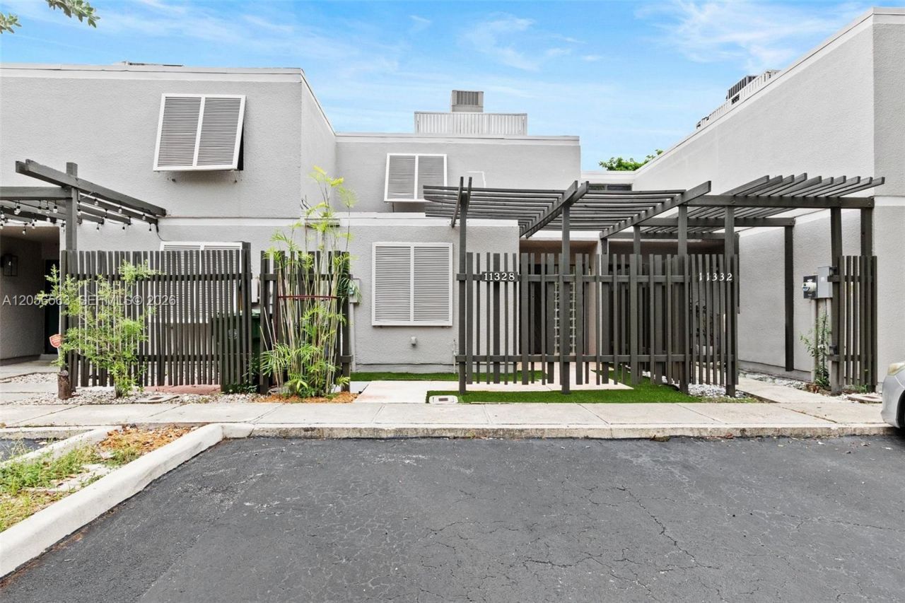 11328 NW 14th Ct , Pembroke Pines, FL 33026 Photo