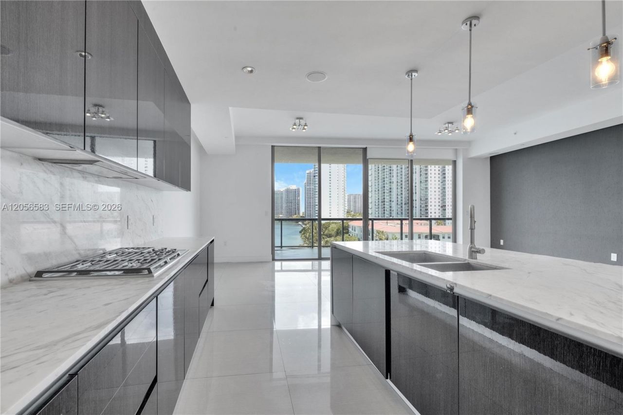 3300 NE 188 St., Unit 611, Aventura, FL 33180 Photo