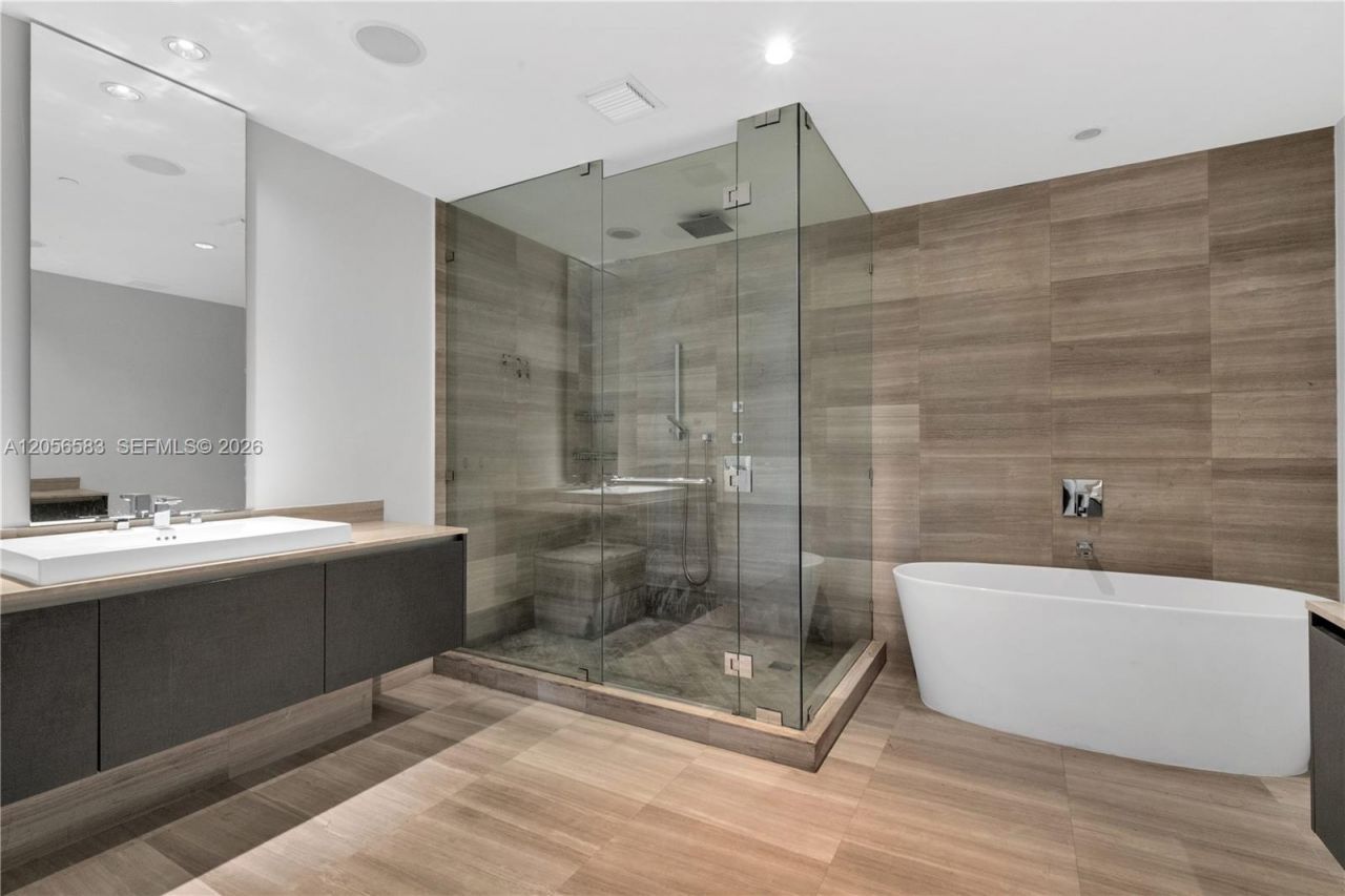 3300 NE 188 St., Unit 611, Aventura, FL 33180 Photo