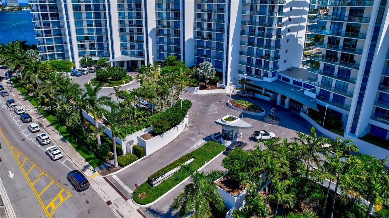 3300 NE 188 St., Unit 611, Aventura, FL 33180 Photo
