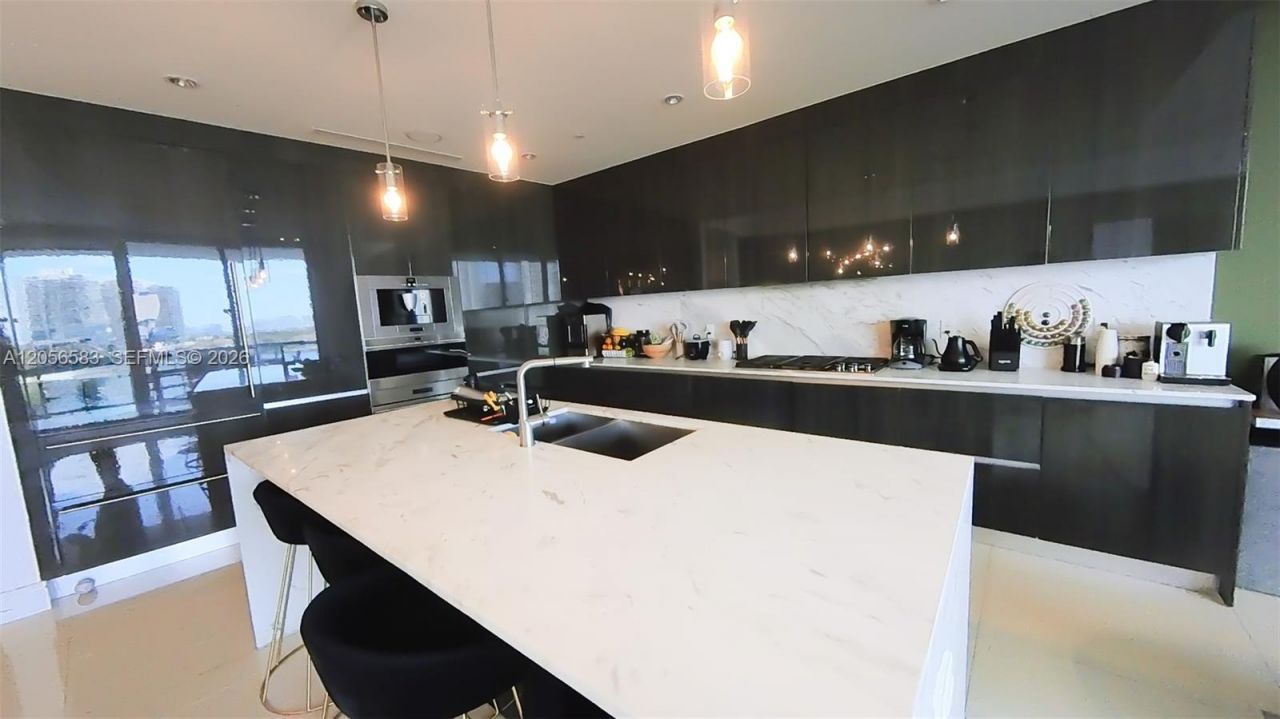 3300 NE 188 St., Unit 611, Aventura, FL 33180 Photo