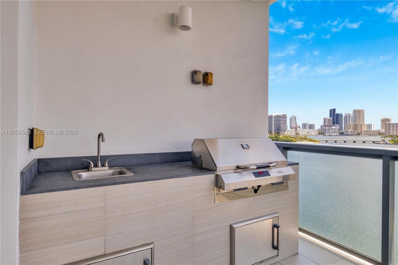 3300 NE 188 St., Unit 611, Aventura, FL 33180 Photo