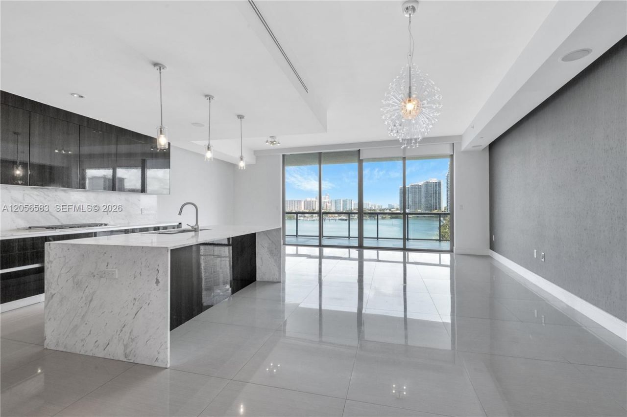 3300 NE 188 St., Unit 611, Aventura, FL 33180 Photo