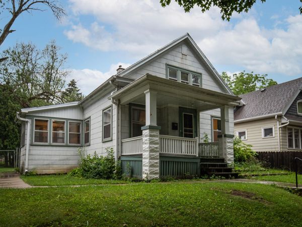 5527 N 38th St, Milwaukee, WI 53209