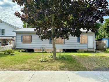 2 Chestnut Street , Bath, NY 14810