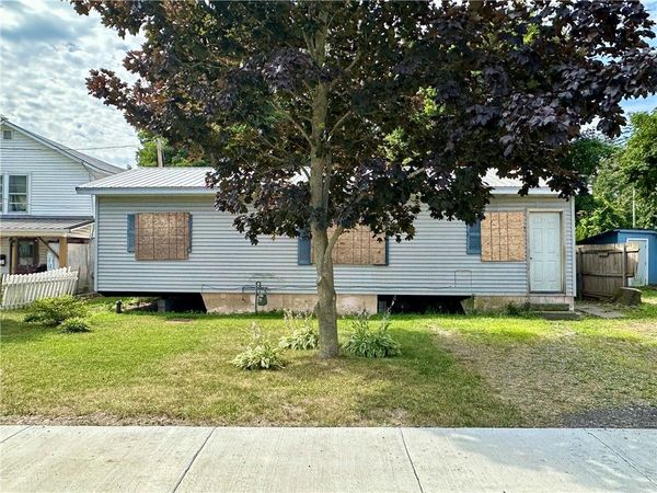 2 Chestnut Street , Bath, NY 14810