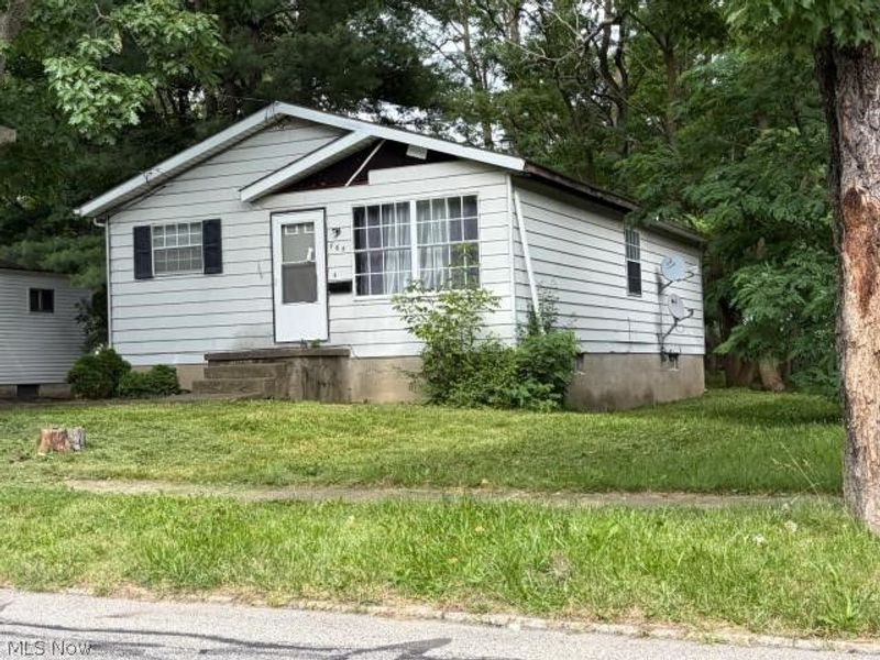 465 S Diamond Street, Ravenna, OH 44266 Photo 1