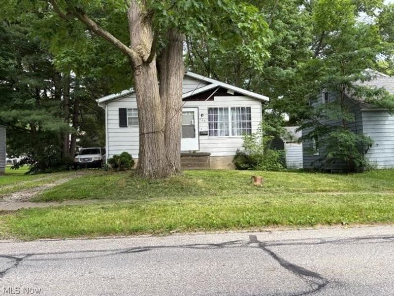 465 S Diamond Street, Ravenna, OH 44266 Photo 2
