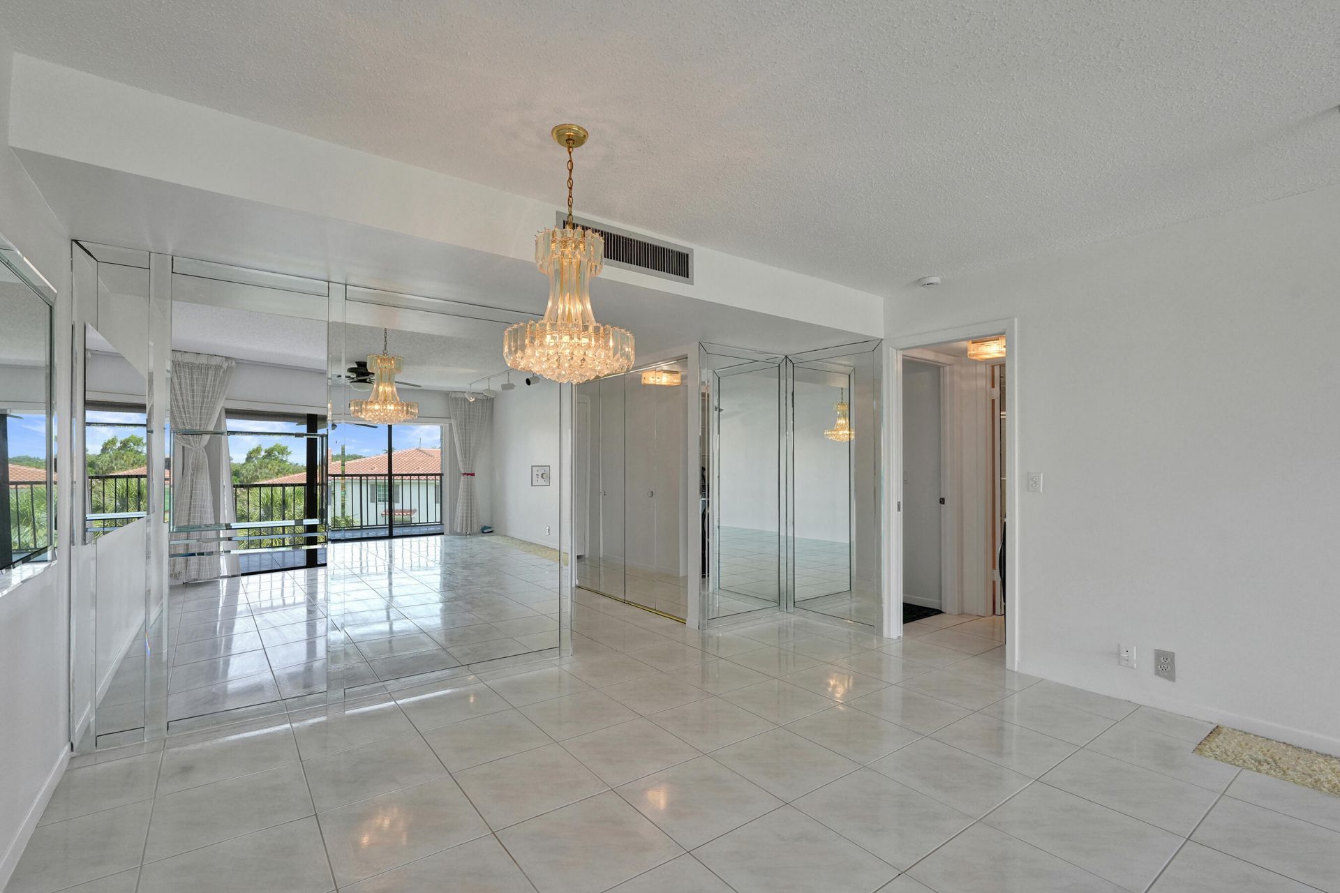 4100 Tivoli Court, Unit 304, Lake Worth, FL 33467 Photo
