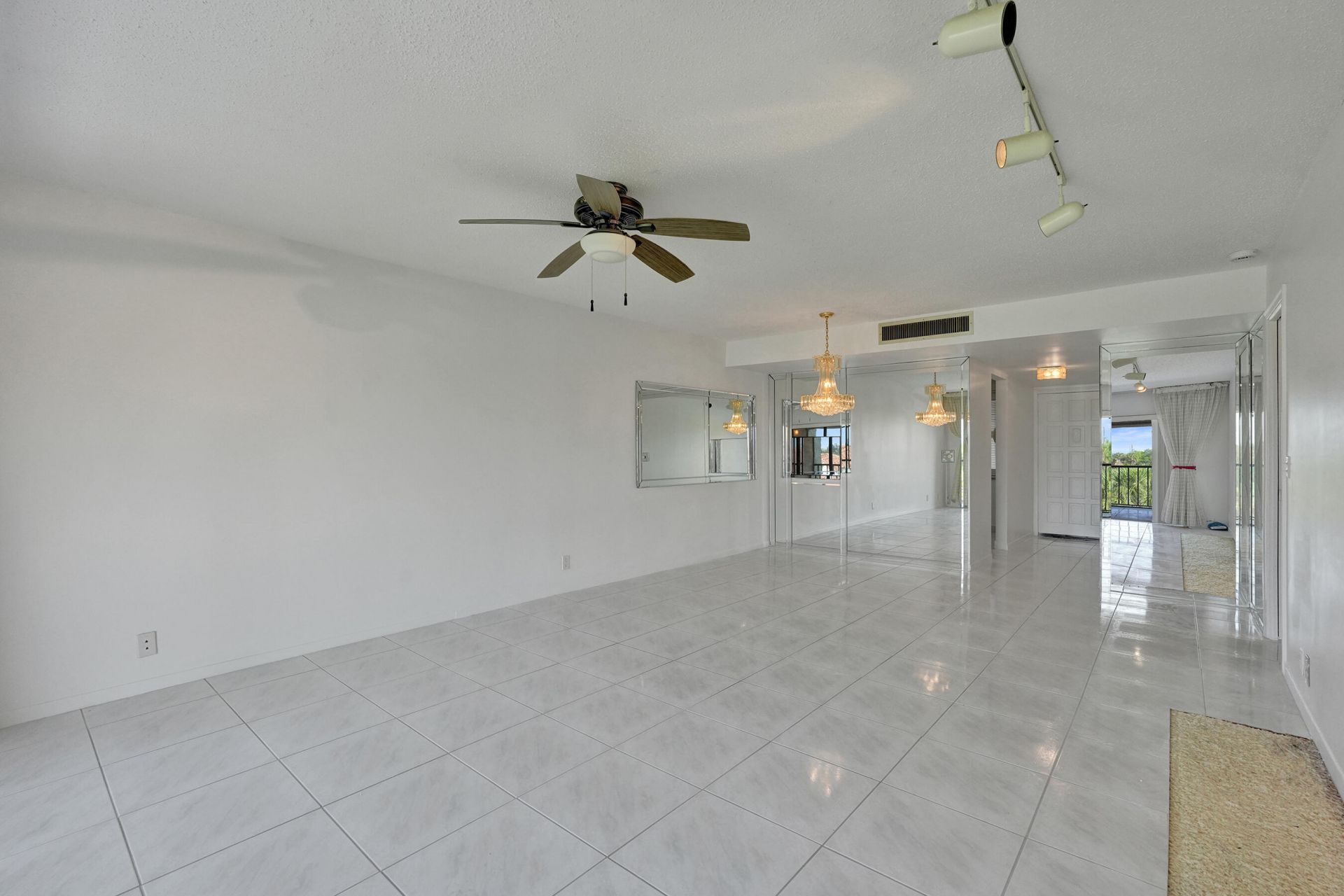 4100 Tivoli Court, Unit 304, Lake Worth, FL 33467 Photo