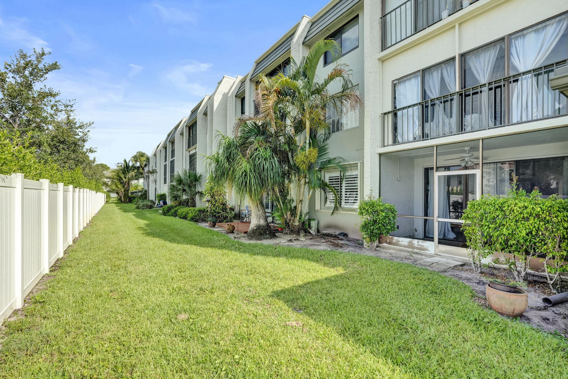 4100 Tivoli Court, Unit 304, Lake Worth, FL 33467 Photo
