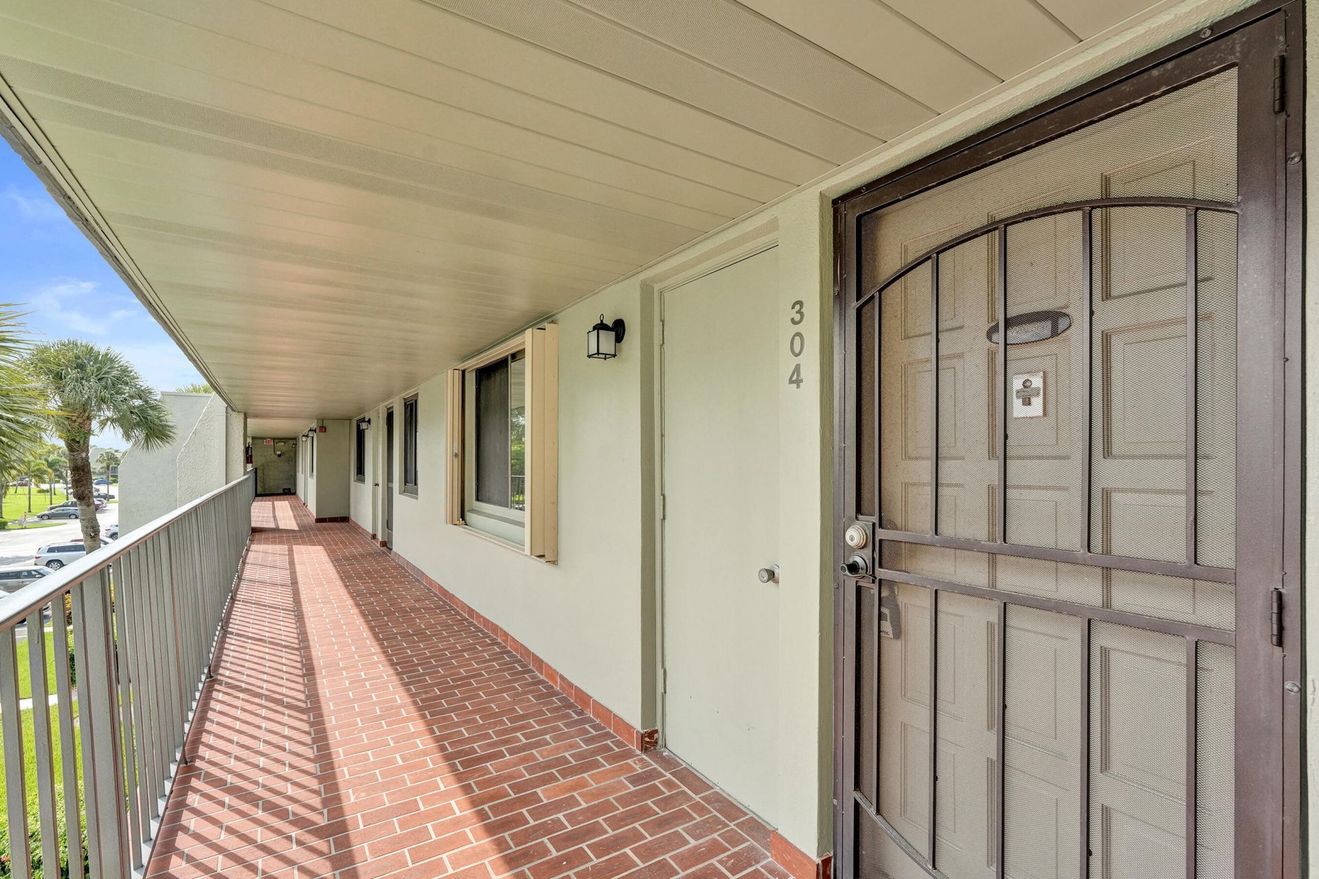 4100 Tivoli Court, Unit 304, Lake Worth, FL 33467 Photo