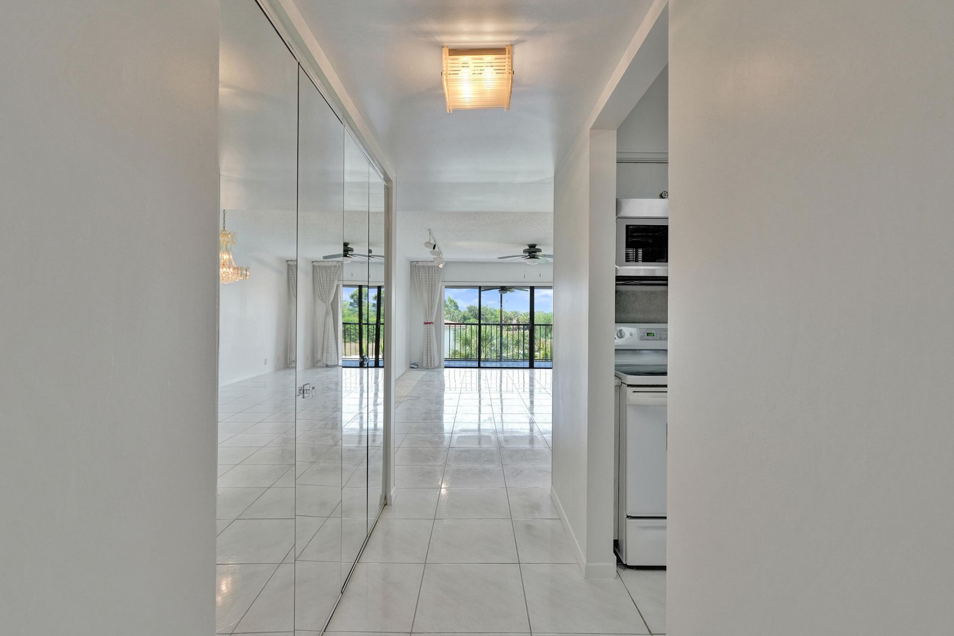 4100 Tivoli Court, Unit 304, Lake Worth, FL 33467 Photo