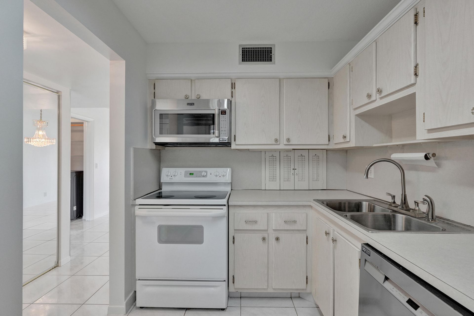 4100 Tivoli Court, Unit 304, Lake Worth, FL 33467 Photo