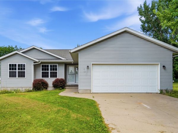 410 South Street, Urbana, IA 52345