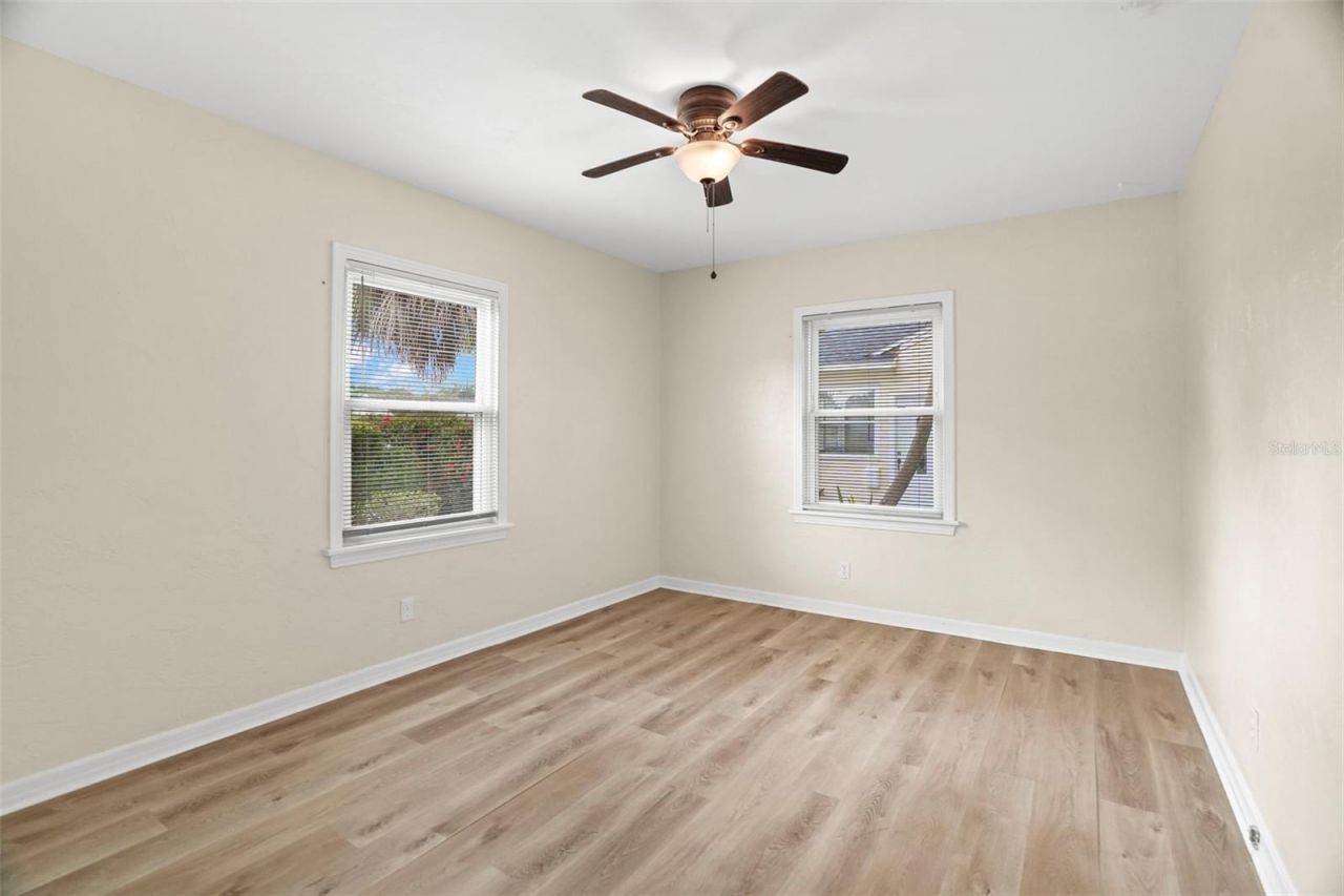 446 37th Avenue Ne, Saint Petersburg, FL 33704 Photo