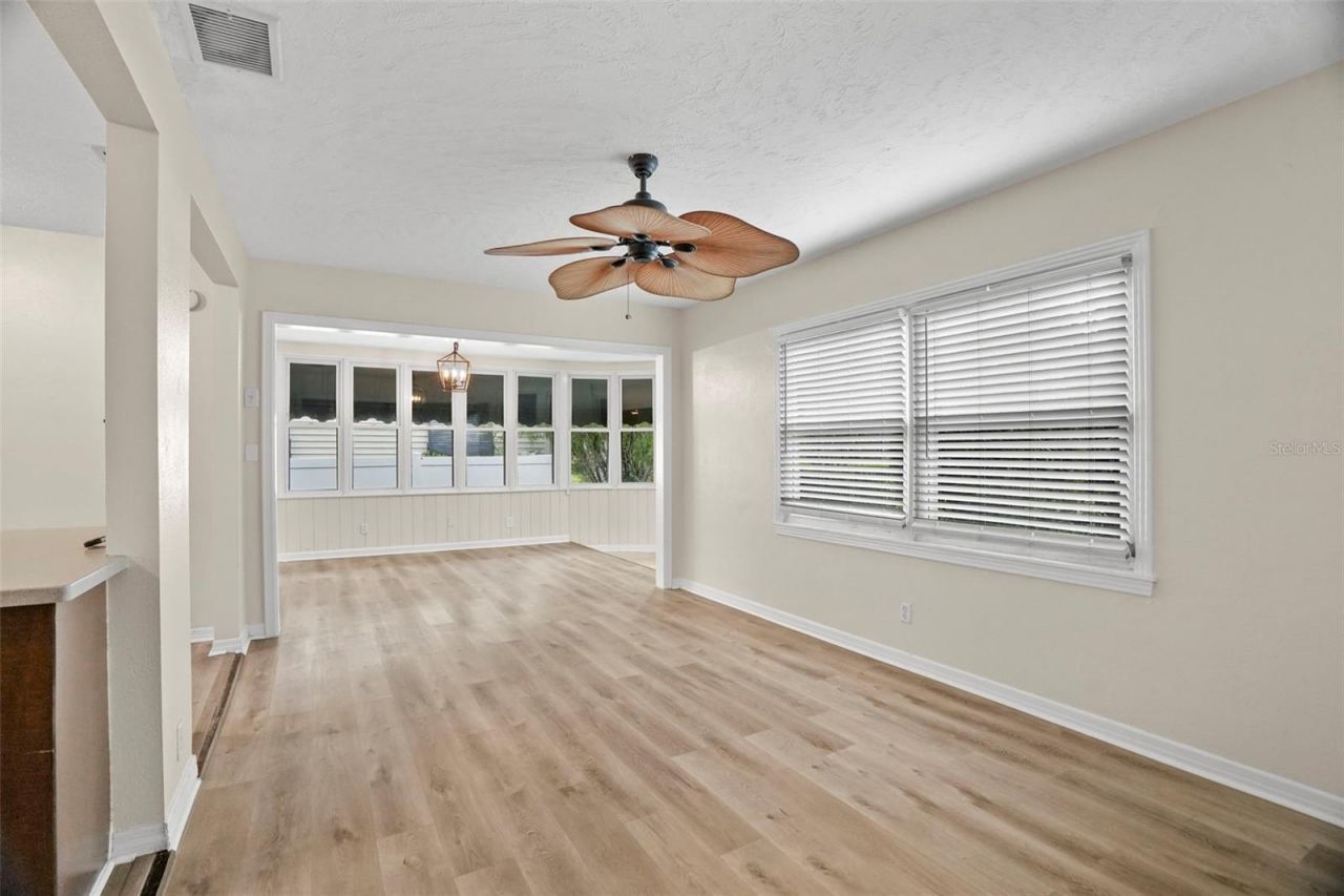 446 37th Avenue Ne, Saint Petersburg, FL 33704 Photo