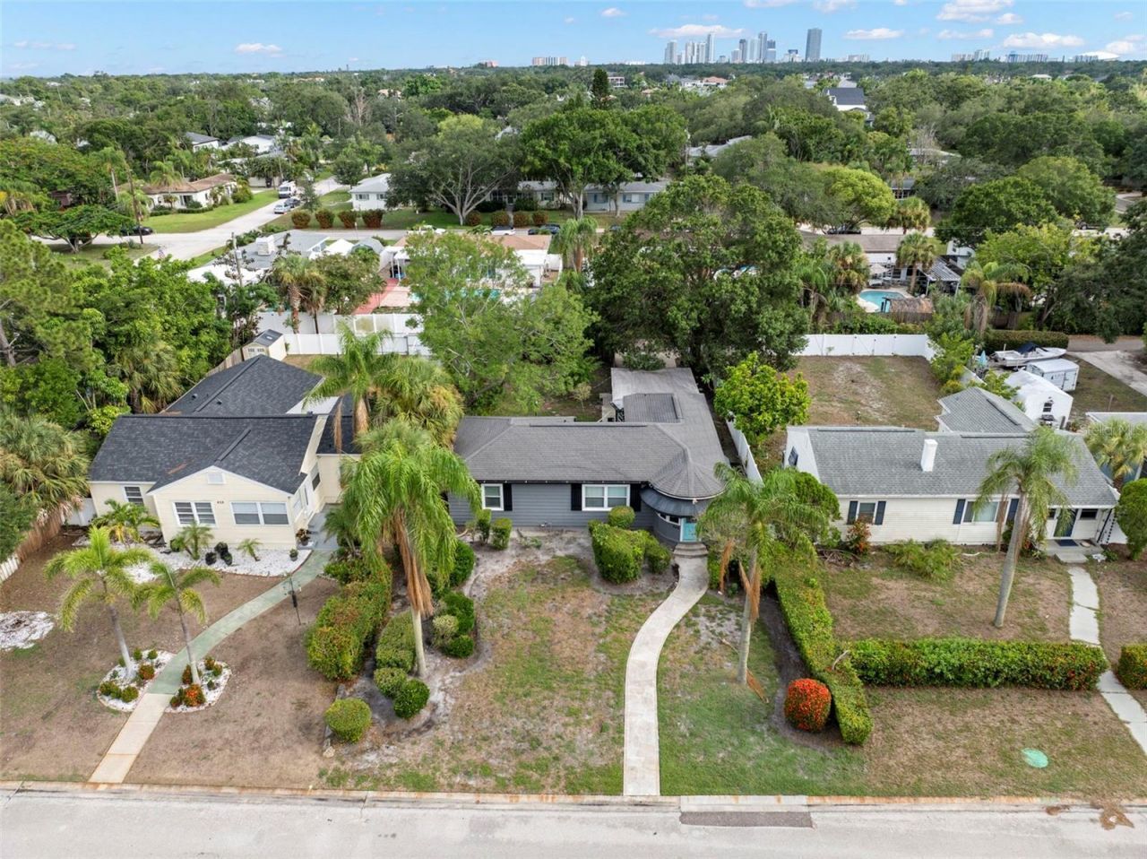 446 37th Avenue Ne, Saint Petersburg, FL 33704 Photo