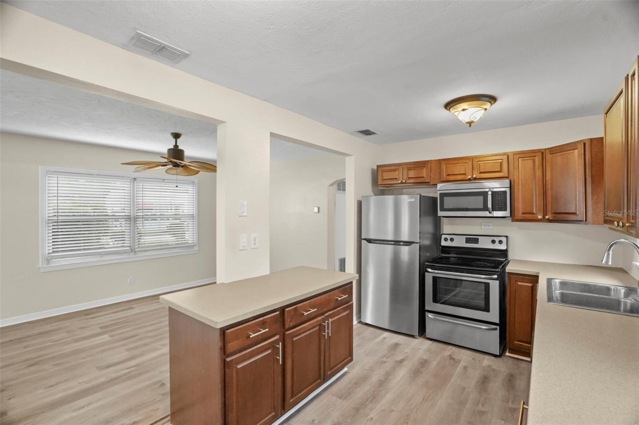 446 37th Avenue Ne, Saint Petersburg, FL 33704 Photo