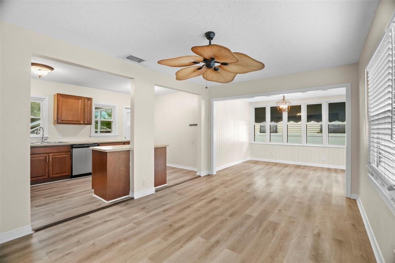 446 37th Avenue Ne, Saint Petersburg, FL 33704 Photo
