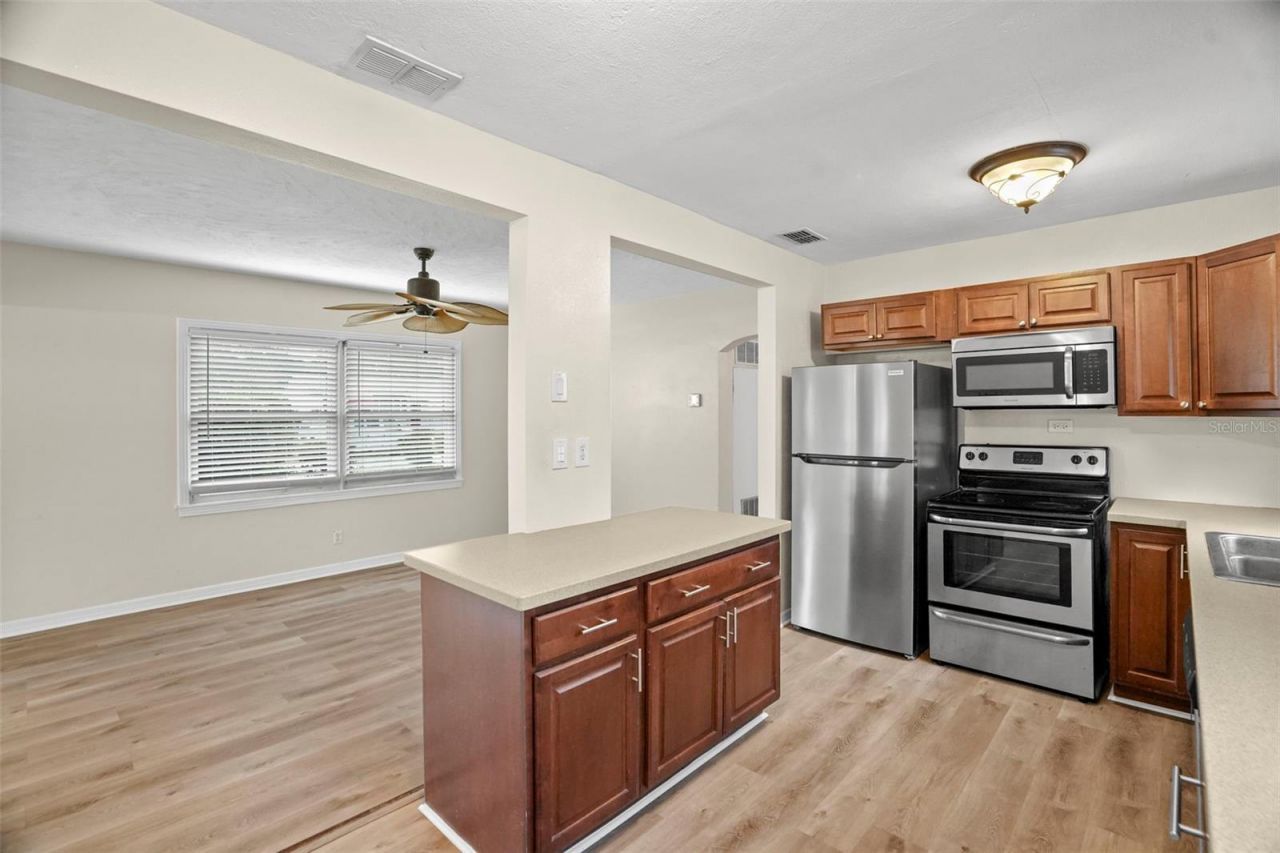 446 37th Avenue Ne, Saint Petersburg, FL 33704 Photo