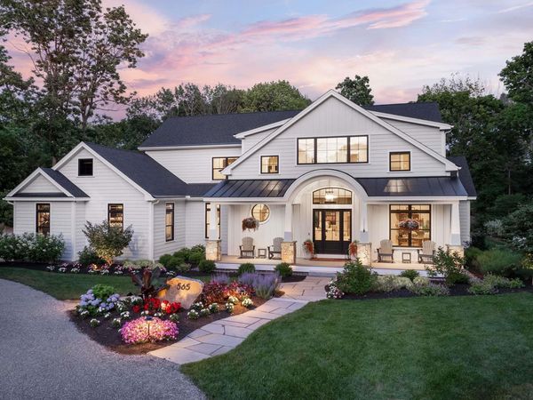 565 York Street, York, ME 03911