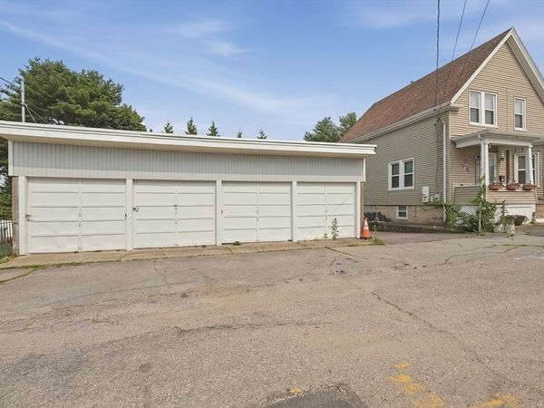 104 Stephen St, Dartmouth, MA 02748