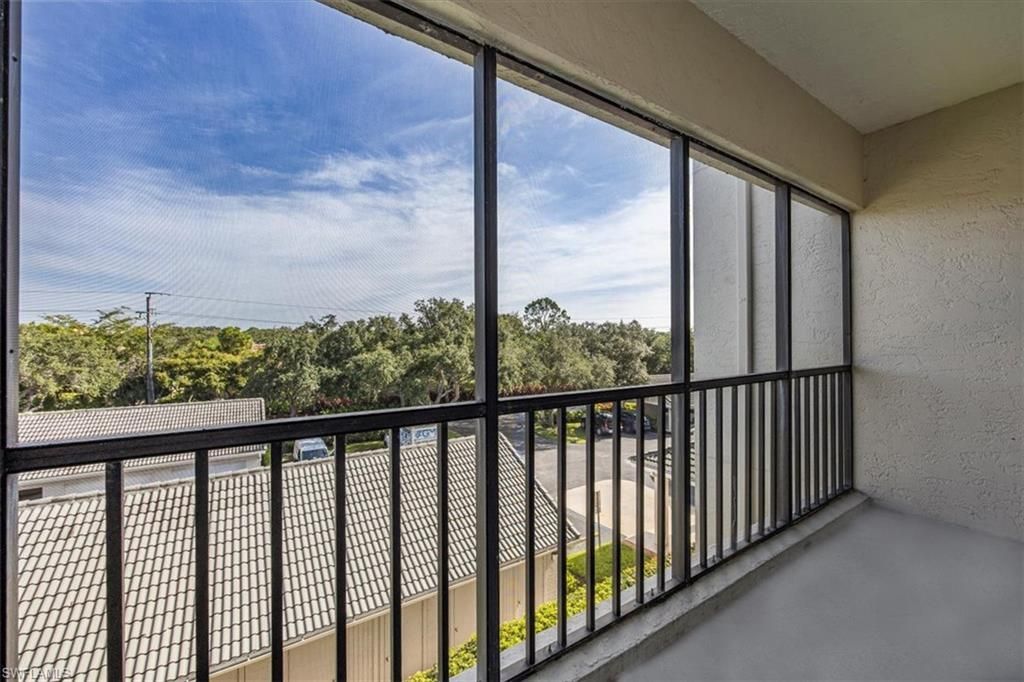 900 Arbor Lake Dr, Unit 9-307, Naples, FL 34110 Photo