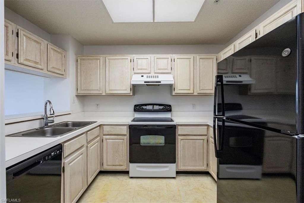 900 Arbor Lake Dr, Unit 9-307, Naples, FL 34110 Photo