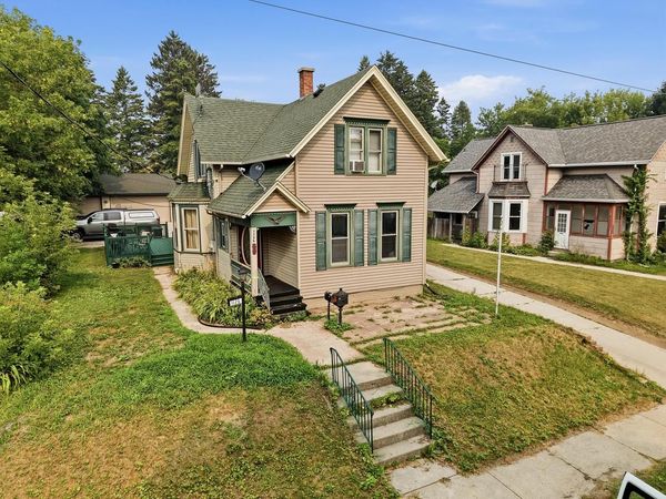 1126 S 12th STREET, Manitowoc, WI 54220