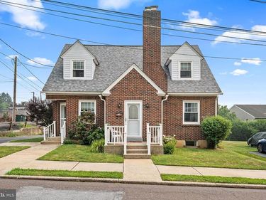24 SYCAMORE STREET, HELLERTOWN, PA 18055
