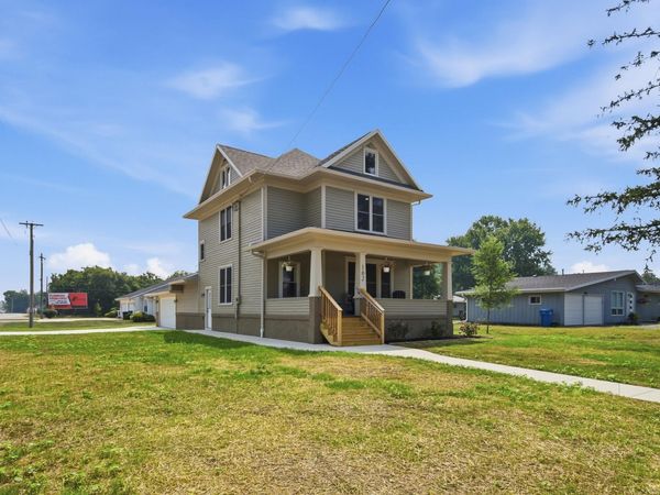 102 E 3rd Avenue, Brodhead, WI 53520