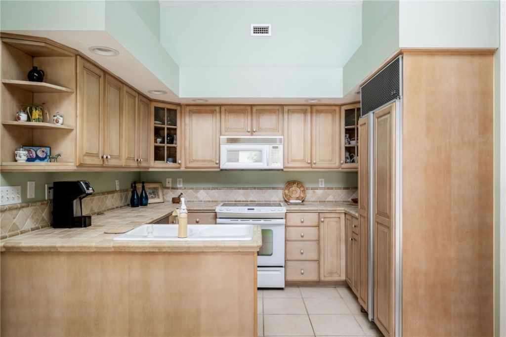 2135 Via Fuentes, Unit 2135, Vero Beach, FL 32963 Photo