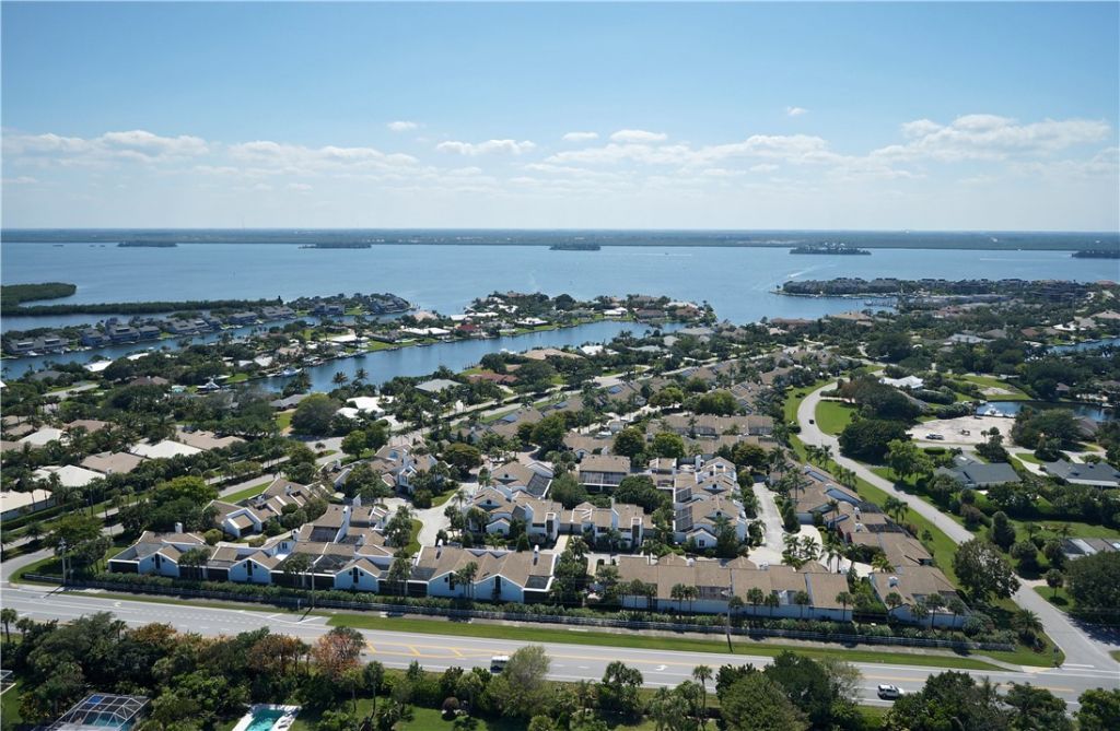 2135 Via Fuentes, Unit 2135, Vero Beach, FL 32963 Photo