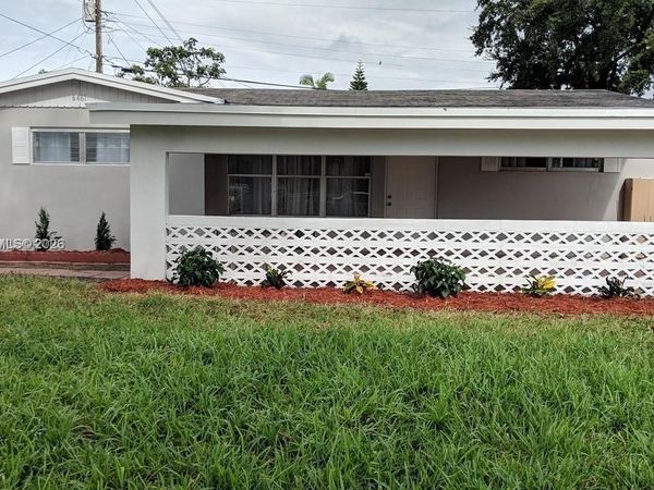 6461 Evans St, Hollywood, FL 33024