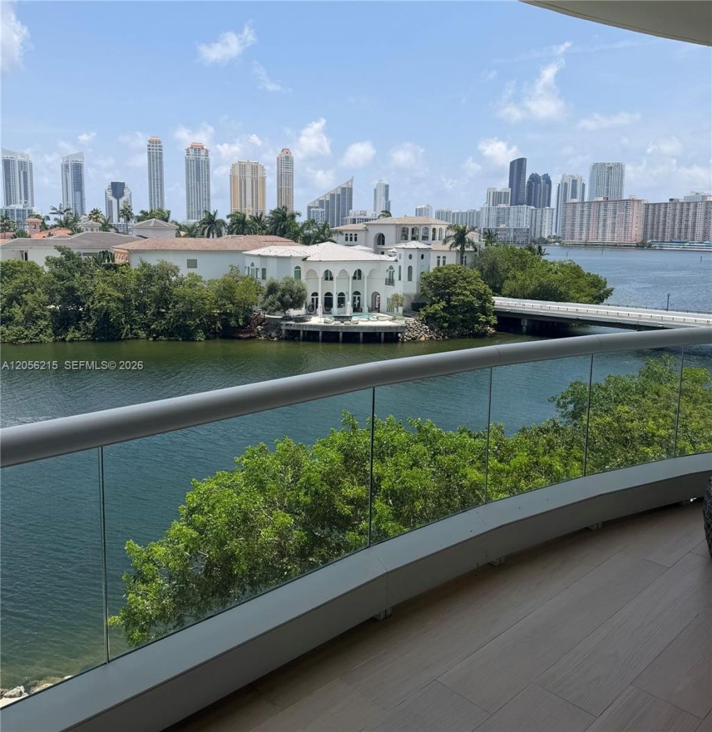 6000 Island Blvd, Unit 402, Aventura, FL 33160 Photo