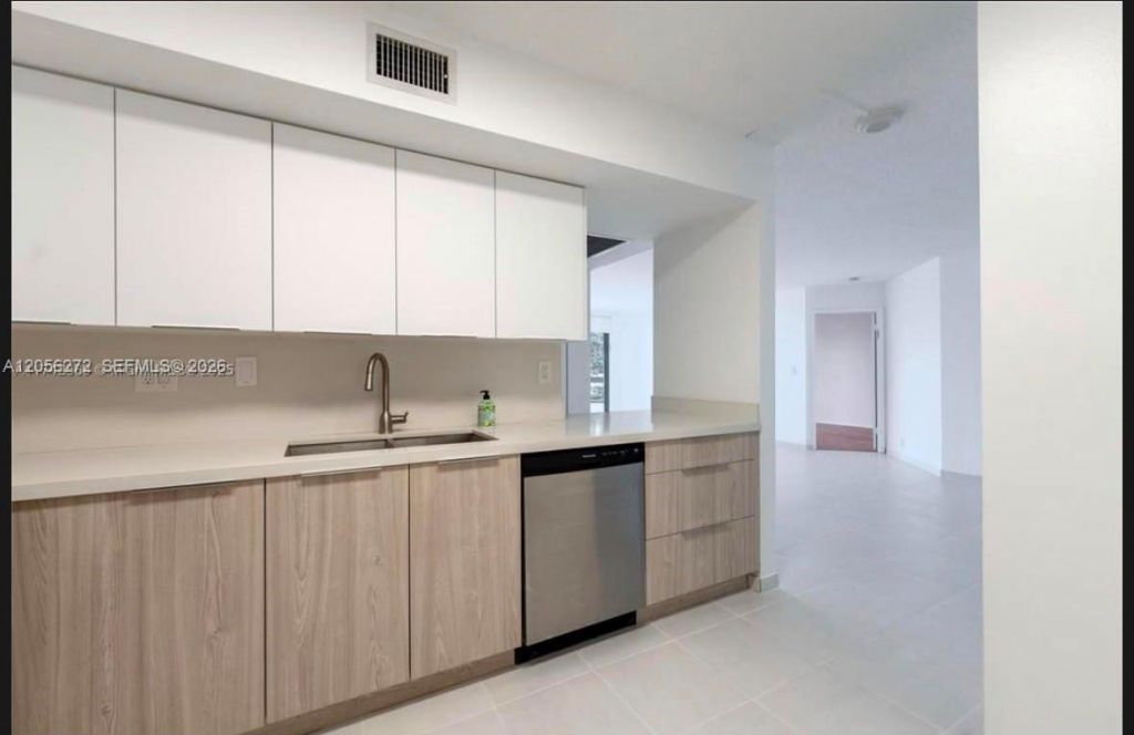 19101 NE 36th Ct , Unit 304, Aventura, FL 33180 Photo