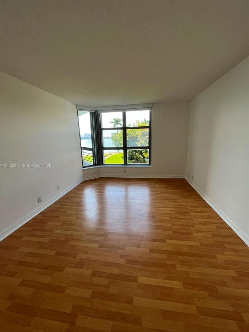 19101 NE 36th Ct , Unit 304, Aventura, FL 33180 Photo